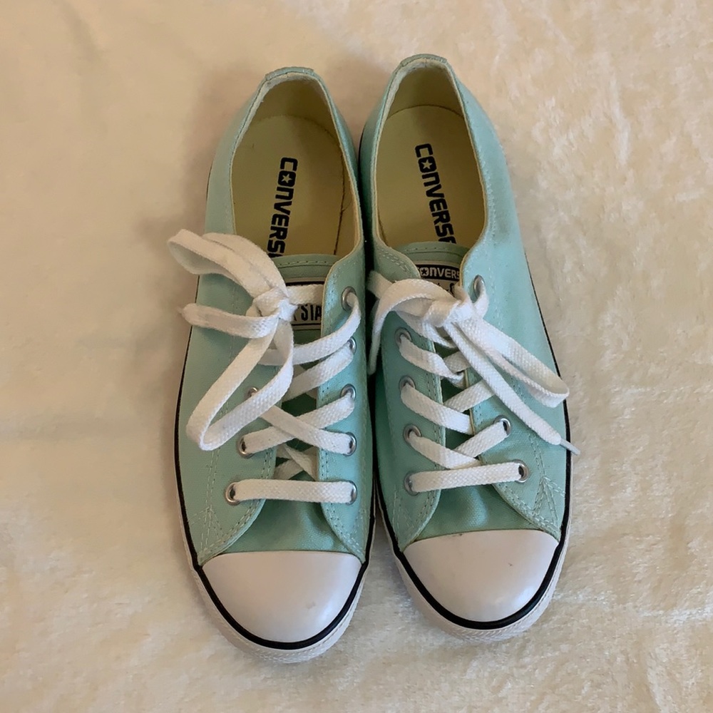 Size 7.5 Women Mint colored Converse